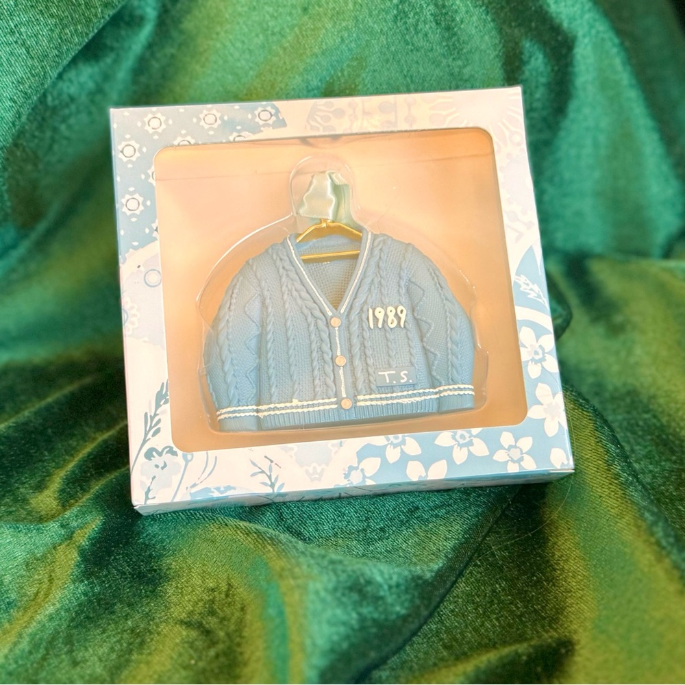 1989 Cardigan Ornament (Taylor Swift)